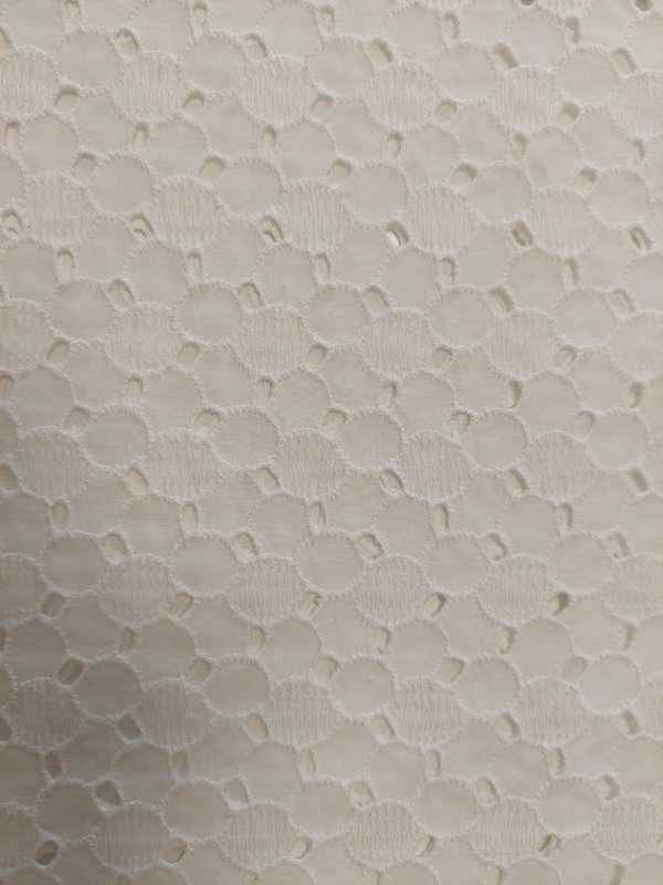 Baumwoll-Stickerei mit weißen durchbrochenen Kreisen